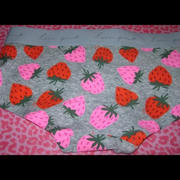 Victoria’s Secret PINK Boyshort Strawberries NWT - Picture 3 of 3